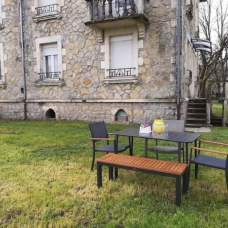 Grand Appartement Avec Jardin Bretenoux Eksteriør bilde