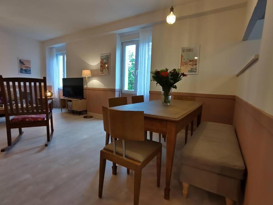 Grand Appartement Avec Jardin Bretenoux Eksteriør bilde